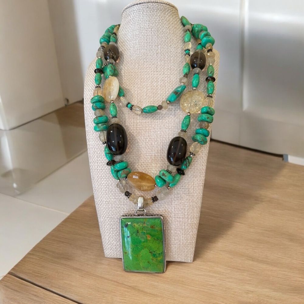 Exquisite 3 in 1 Statement Piece Stunner!!